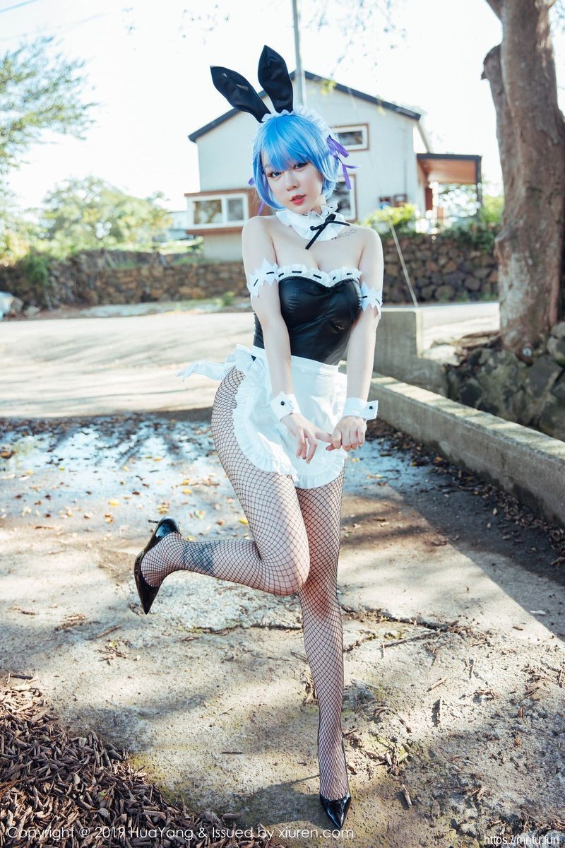 花漾Show性感cosplay女装动漫女神王雨纯COS兔女郎内衣诱惑济州岛旅拍