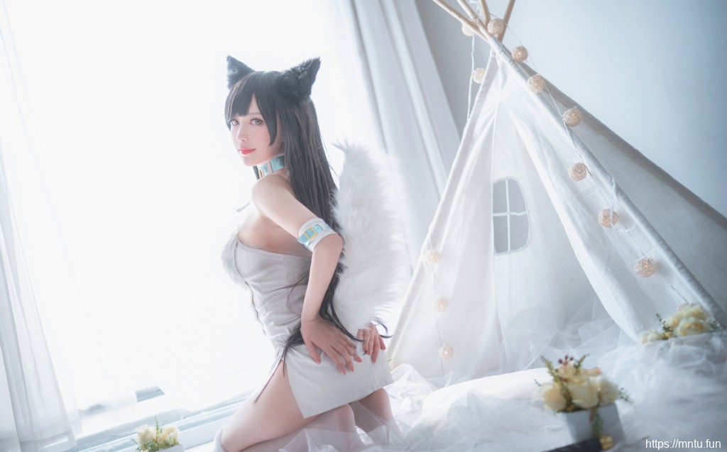 碧蓝航线爱宕cos美女性感写真图片