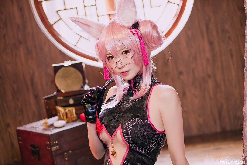 高扬斯卡娅cos美女性感旗袍美女图片