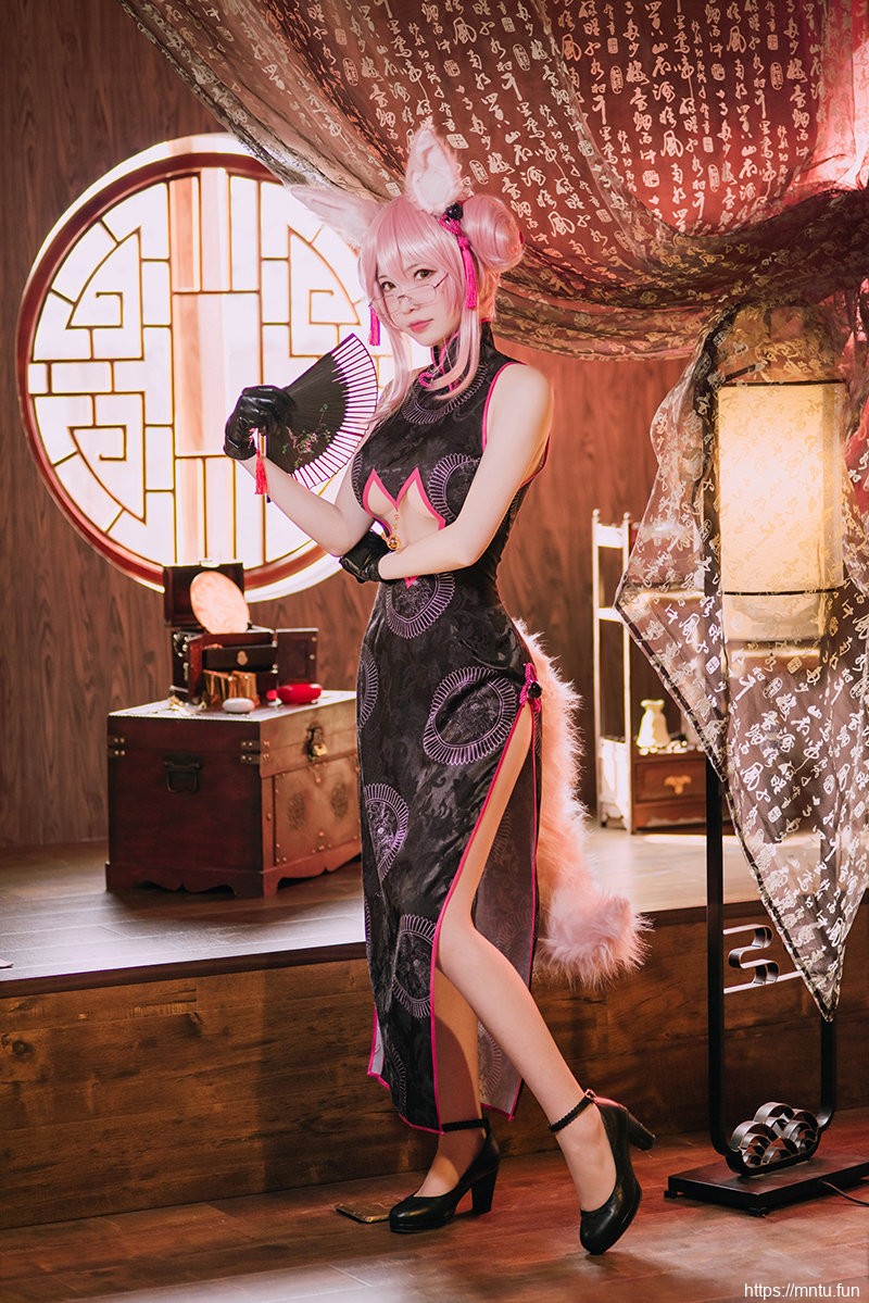 高扬斯卡娅cos美女性感旗袍美女图片