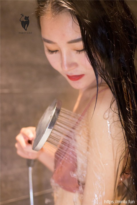 PartyCat轰趴猫 性感浴室美女火辣内衣湿身引诱写真图片