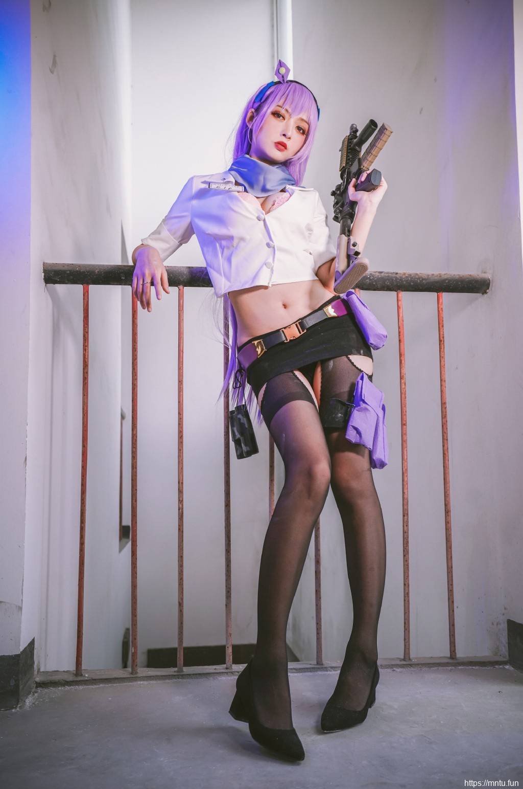 黑丝美女性感爆乳诱人cos美女写真