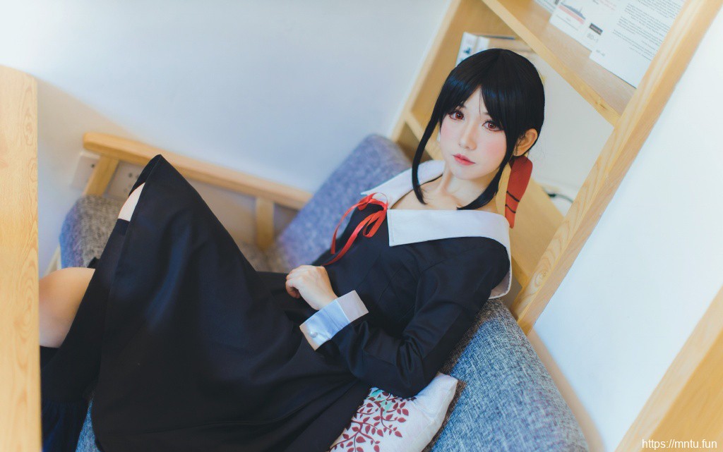 辉夜大小姐想让我告白同人cos性感写真图片