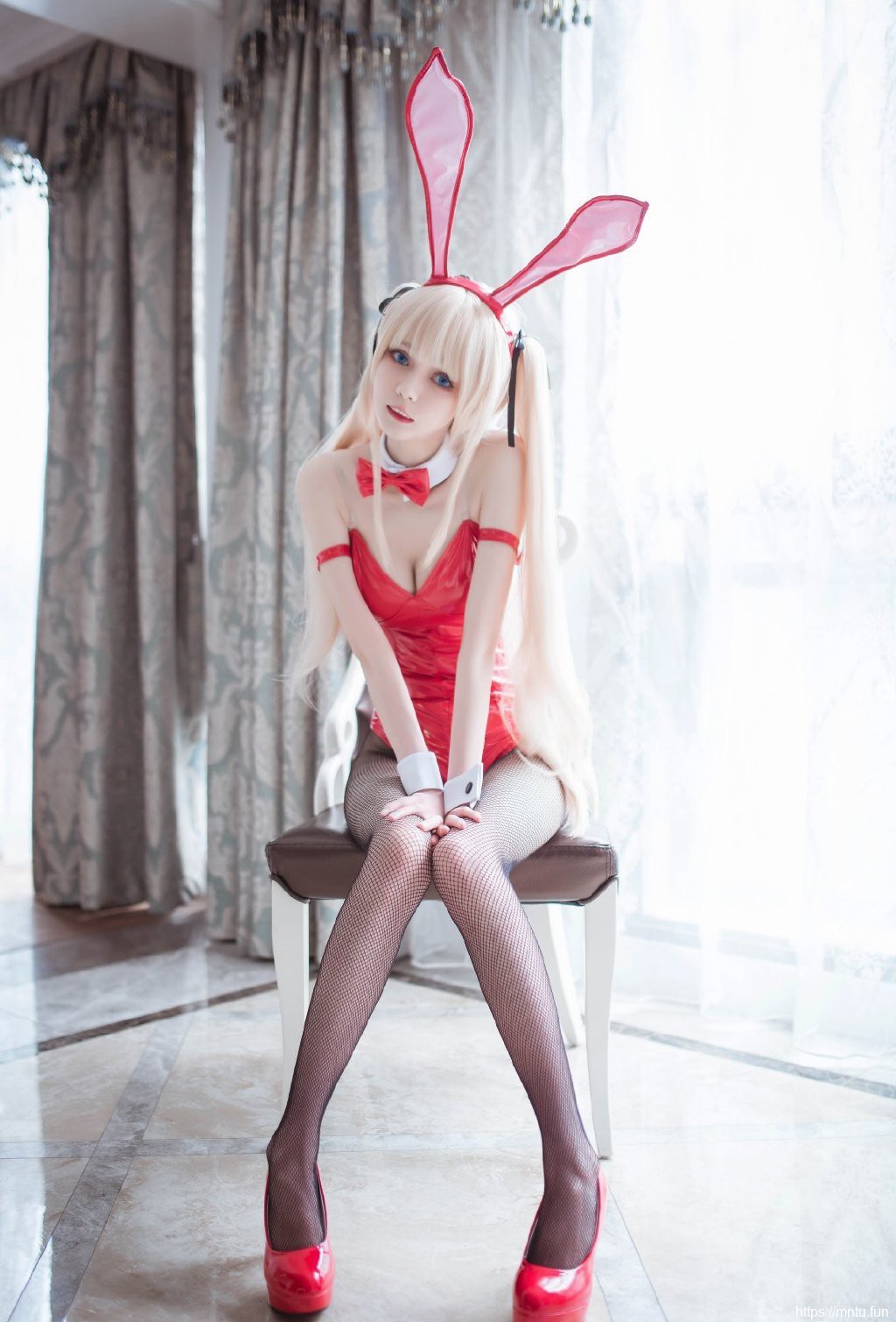 路人女主的养成方法同人cos美女性感写真