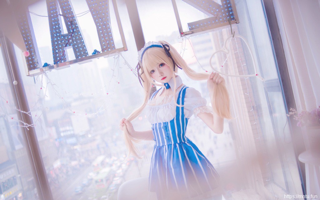 路人女主的养成方式同人美女cos性感写真