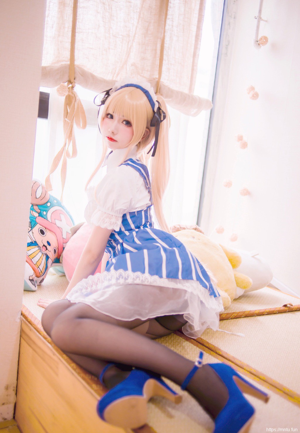 路人女主的养成方式同人美女cos性感写真