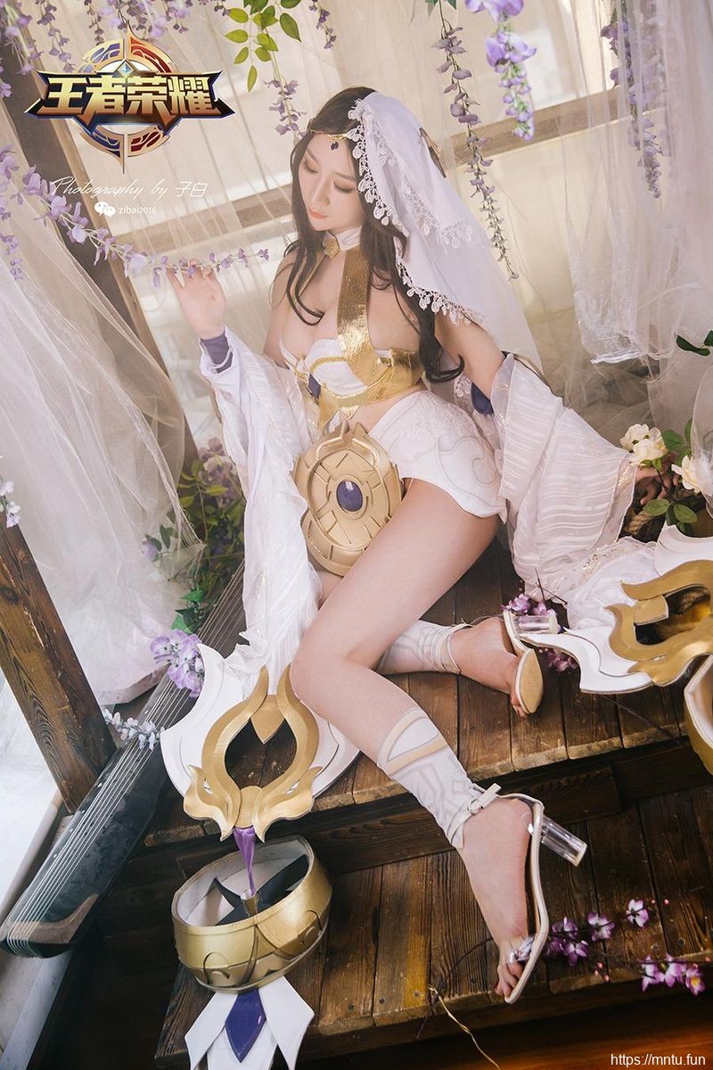 头条女神美女模特Miss旗袍白丝cosplay玄子COSPLAY王者荣耀异域舞娘貂蝉