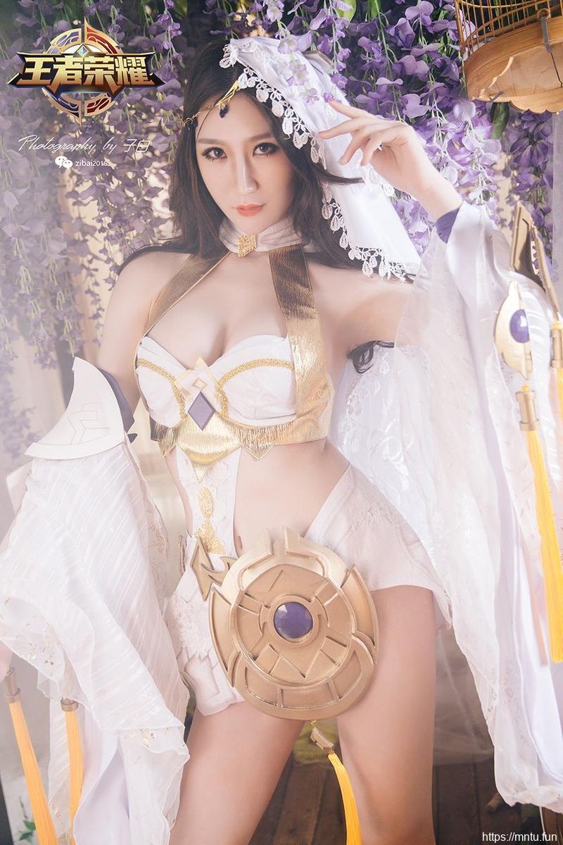 头条女神美女模特Miss旗袍白丝cosplay玄子COSPLAY王者荣耀异域舞娘貂蝉