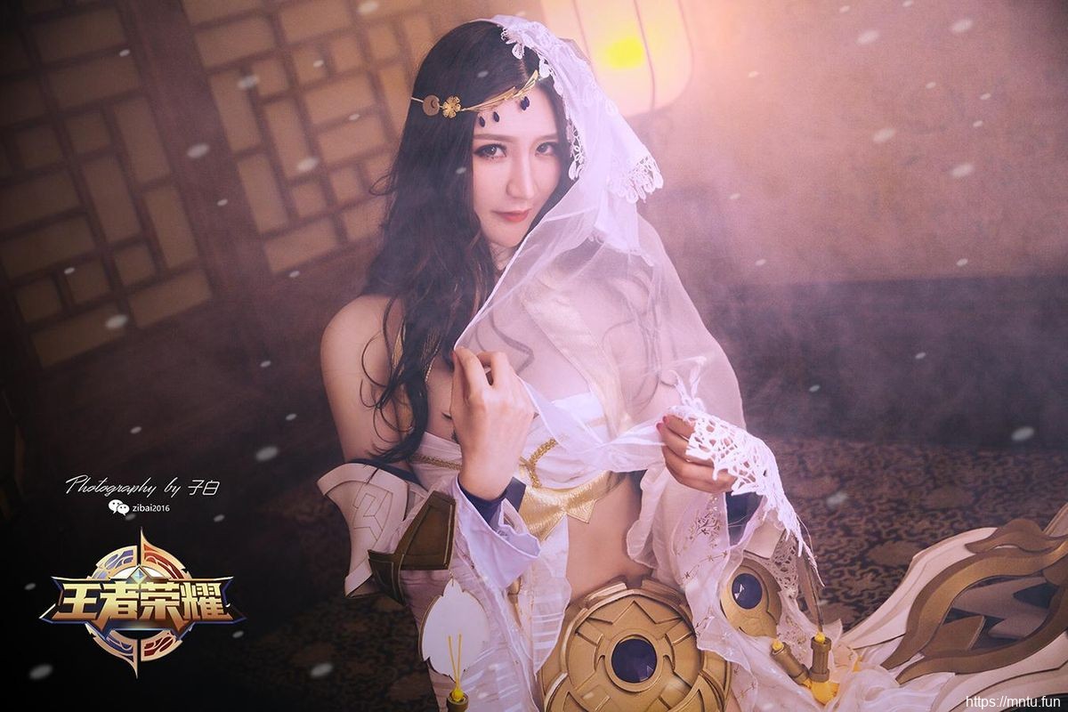 头条女神美女模特Miss旗袍白丝cosplay玄子COSPLAY王者荣耀异域舞娘貂蝉