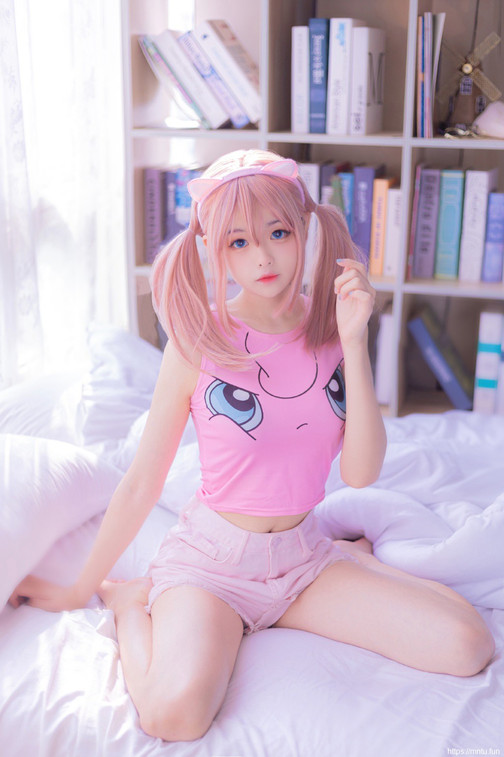 萌系粉嫩美女可爱俏皮图片