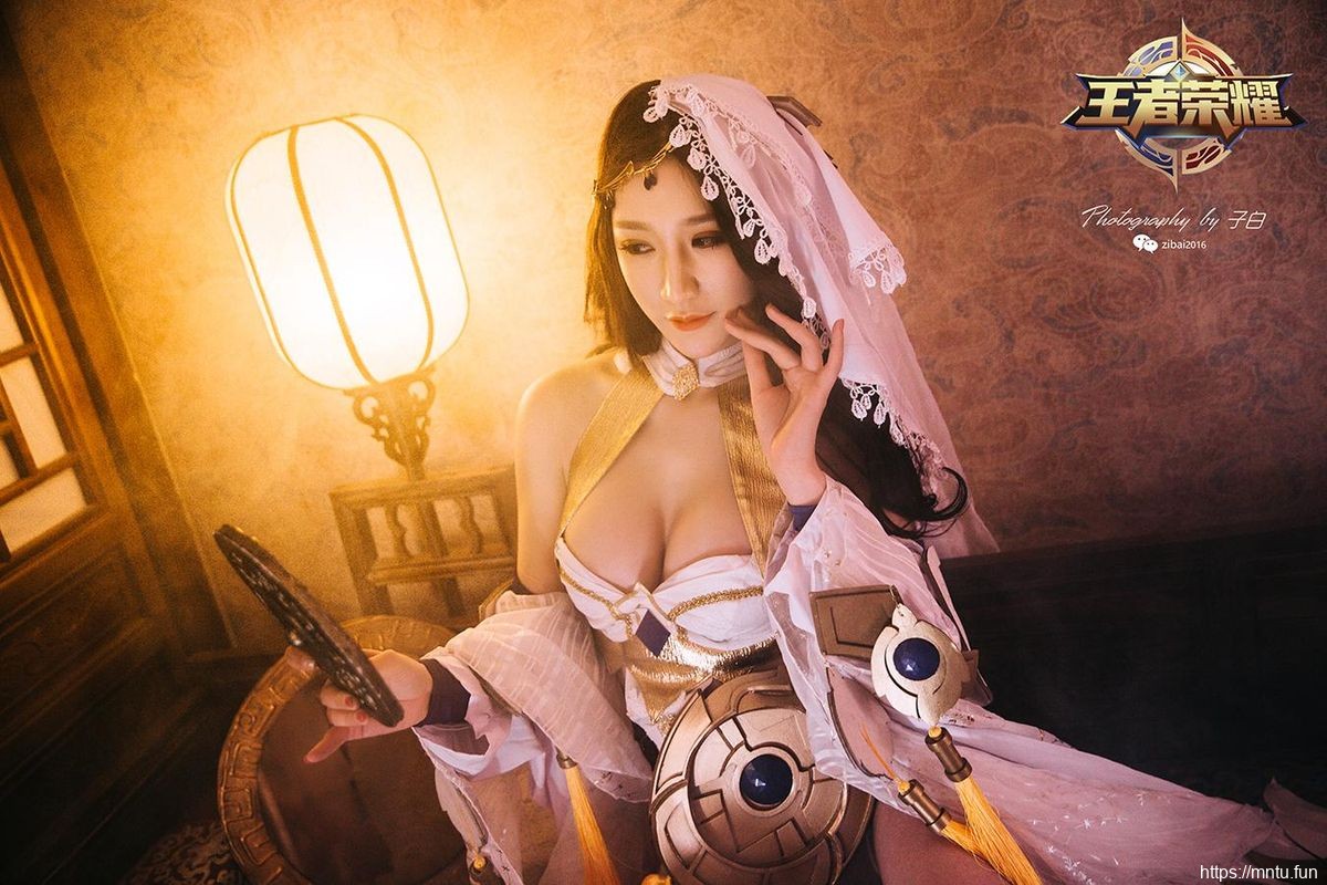 头条女神美女模特Miss旗袍白丝cosplay玄子COSPLAY王者荣耀异域舞娘貂蝉