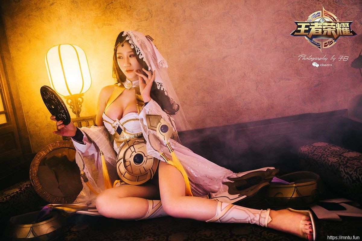 头条女神美女模特Miss旗袍白丝cosplay玄子COSPLAY王者荣耀异域舞娘貂蝉