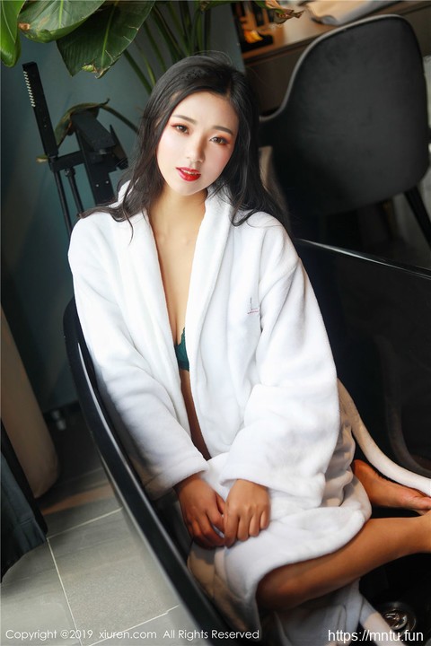 秀人网 翘臀胸大的美女美女宋-KiKi引诱情味内衣福利摄影图片