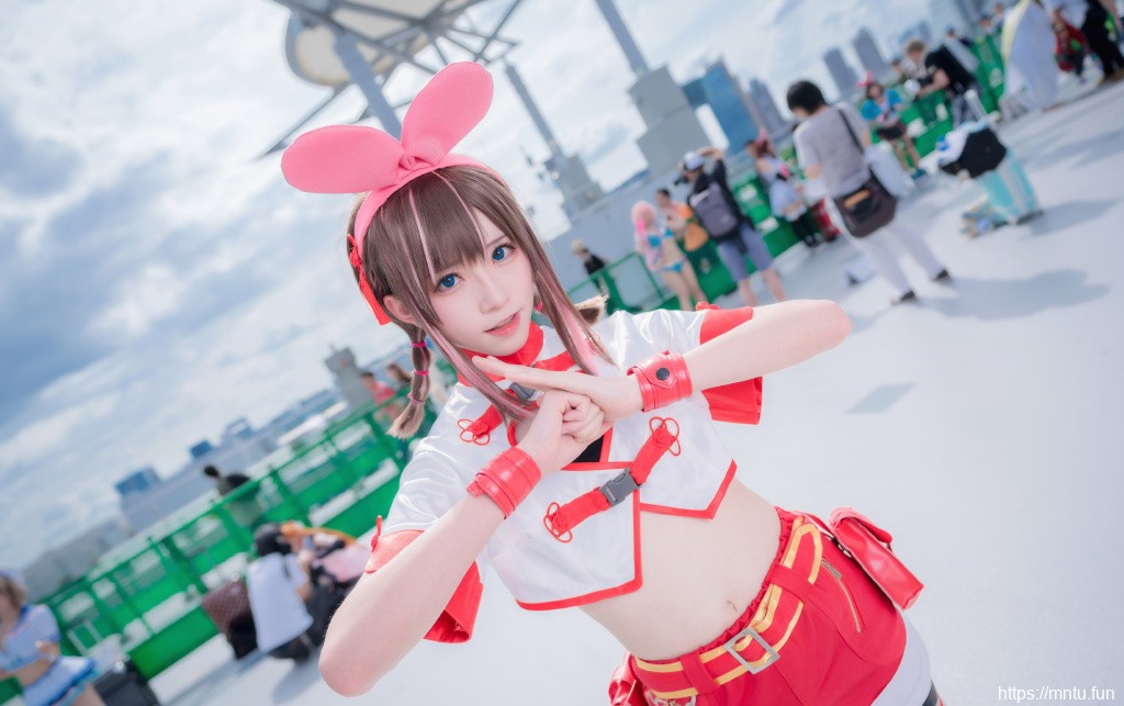 甜美粉嫩cosplay萝莉诱人图片