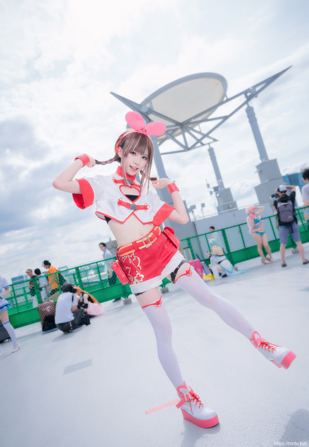 甜美粉嫩cosplay萝莉诱人图片