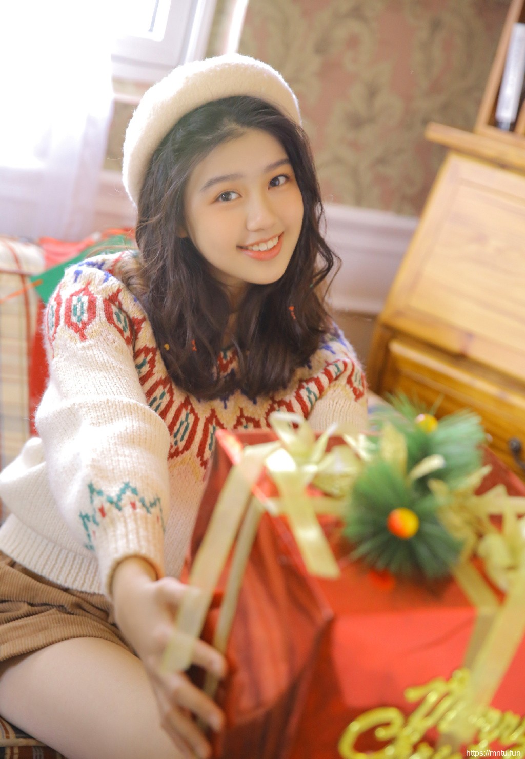 丝袜长腿美女圣诞主题摄影性感写真