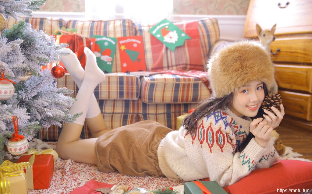 丝袜长腿美女圣诞主题摄影性感写真