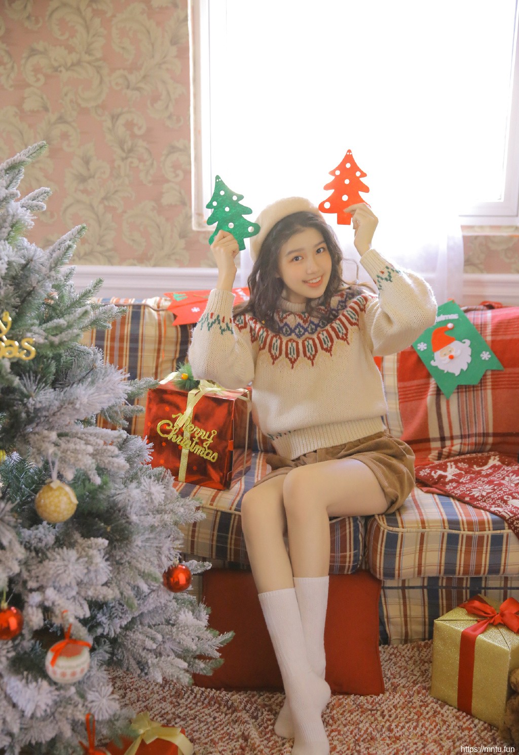 丝袜长腿美女圣诞主题摄影性感写真