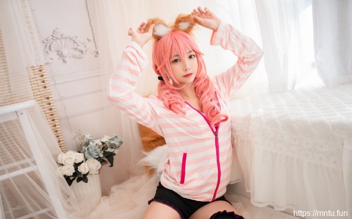 甜美美女cos性感长腿诱惑写真图片