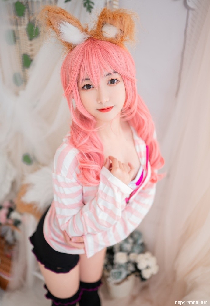 甜美美女cos性感长腿诱惑写真图片