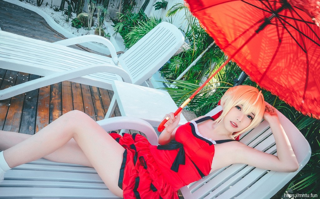 长腿美女性感惹火cosplay写真图片