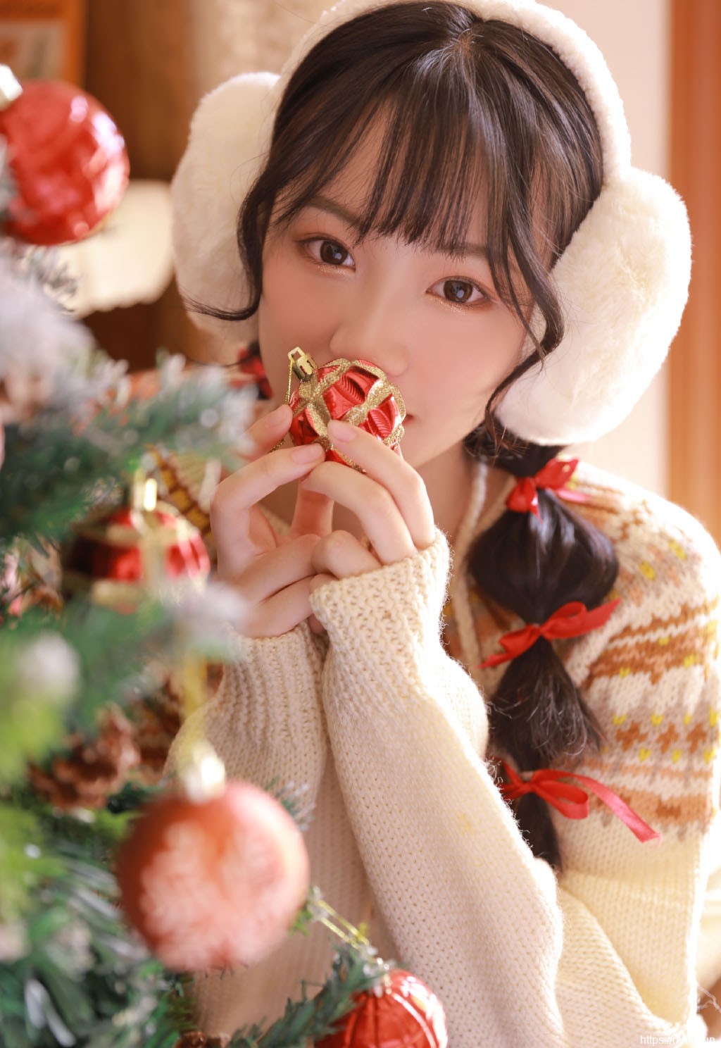 漂亮圣诞美女唯美私房性感写真