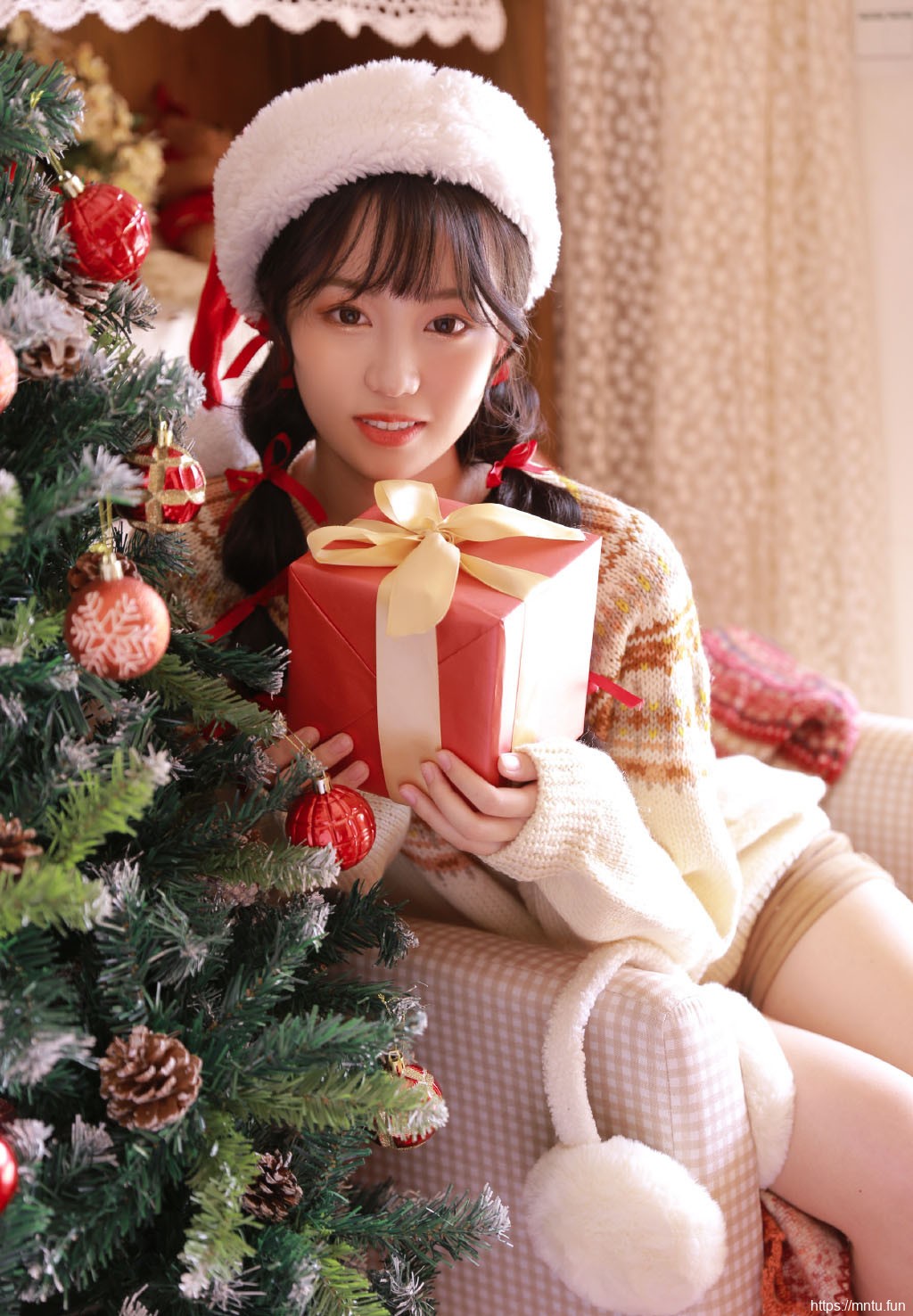 漂亮圣诞美女唯美私房性感写真