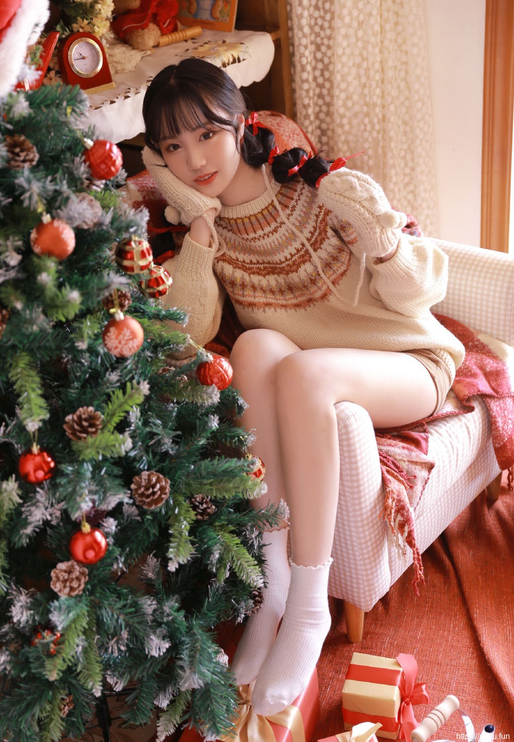 漂亮圣诞美女唯美私房性感写真