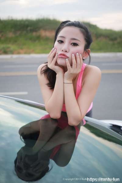 性感美女~易欣viya火辣狂野的妹子图片合辑