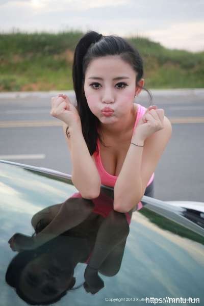 性感美女~易欣viya火辣狂野的妹子图片合辑