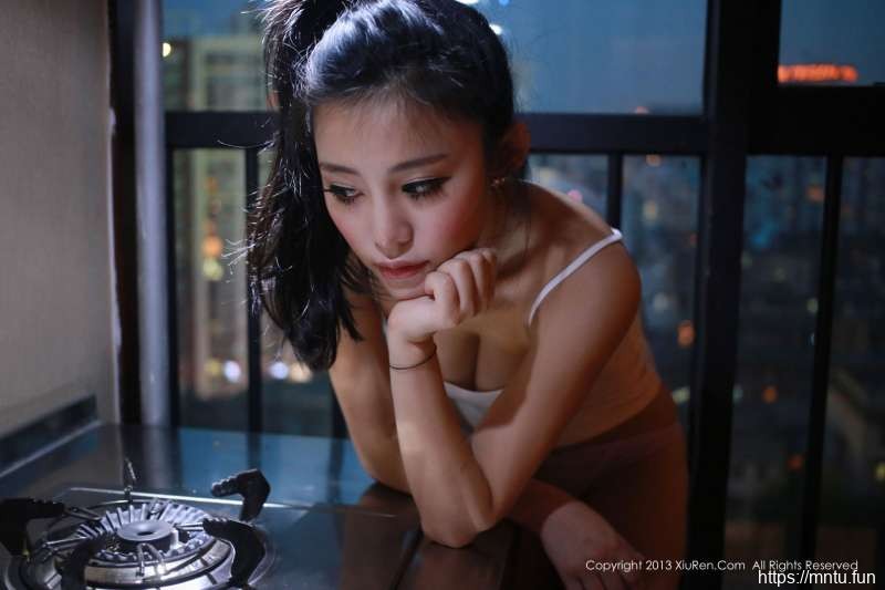 性感美女~易欣viya火辣狂野的妹子图片合辑