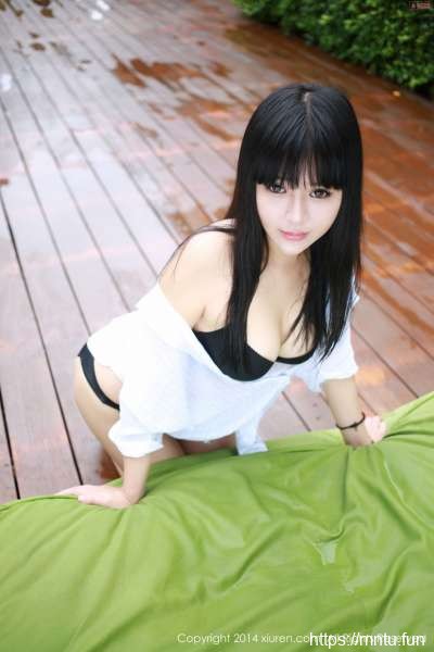 文艺女青年八宝icey性感美女泰国旅拍写真套图