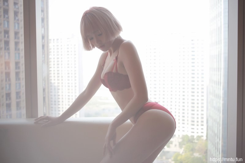 丁字裤美女悦爷妖精大屁屁很会翘