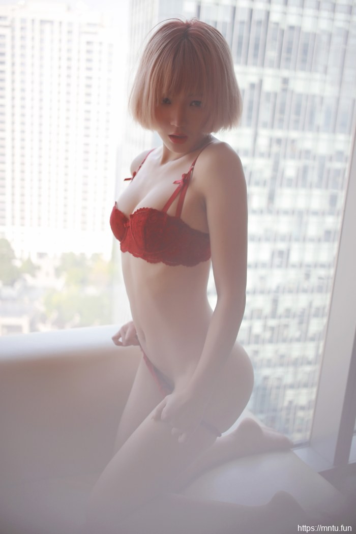 丁字裤美女悦爷妖精大屁屁很会翘