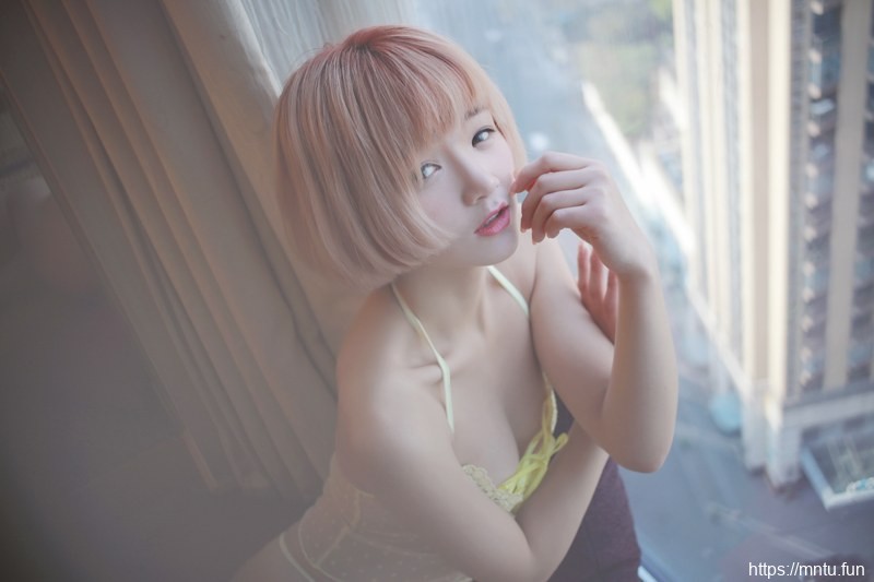 丁字裤美女悦爷妖精大屁屁很会翘