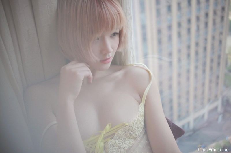 丁字裤美女悦爷妖精大屁屁很会翘