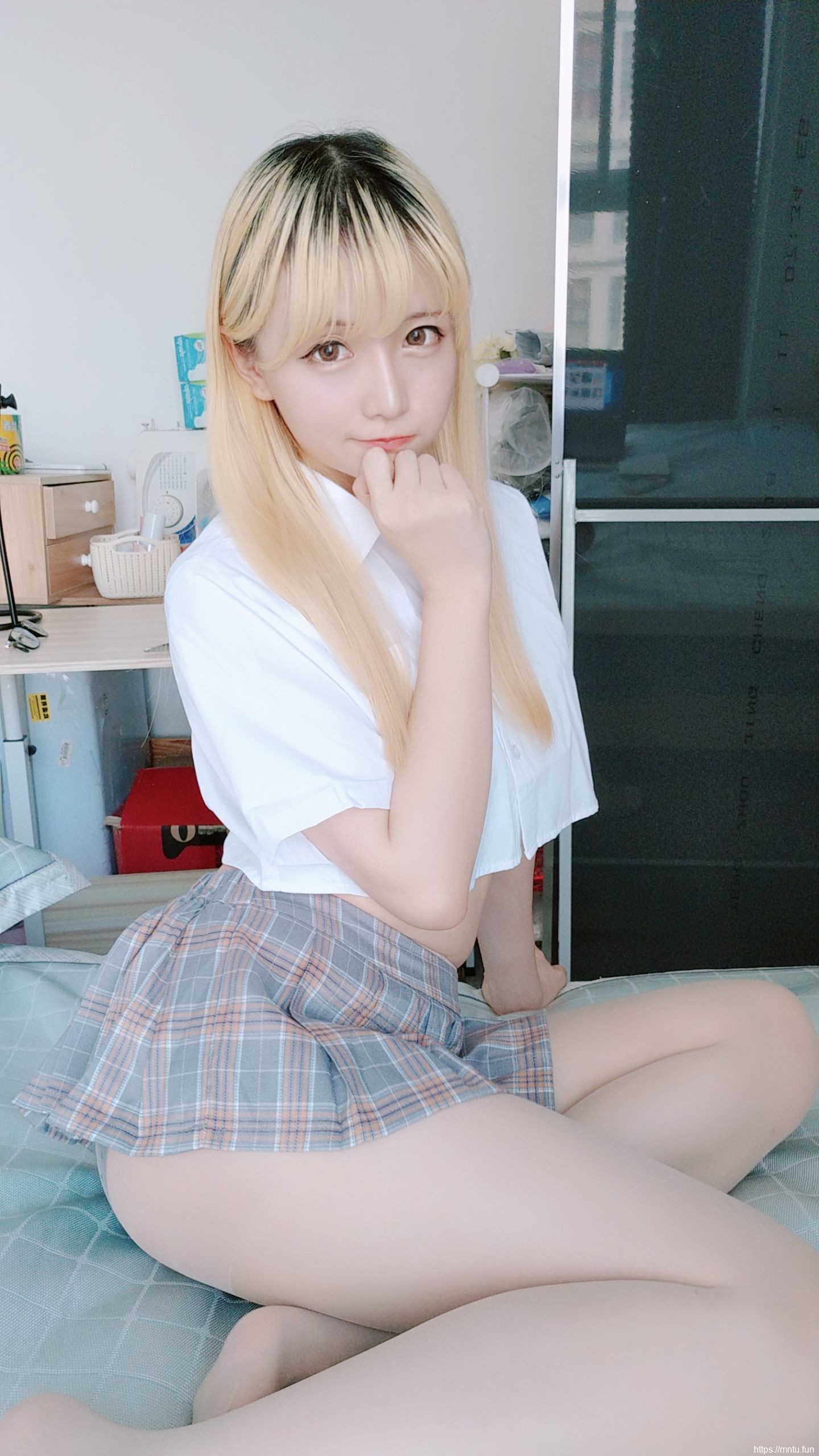 萌妹星之迟迟《短裙制服》  [福利COSPLAY]