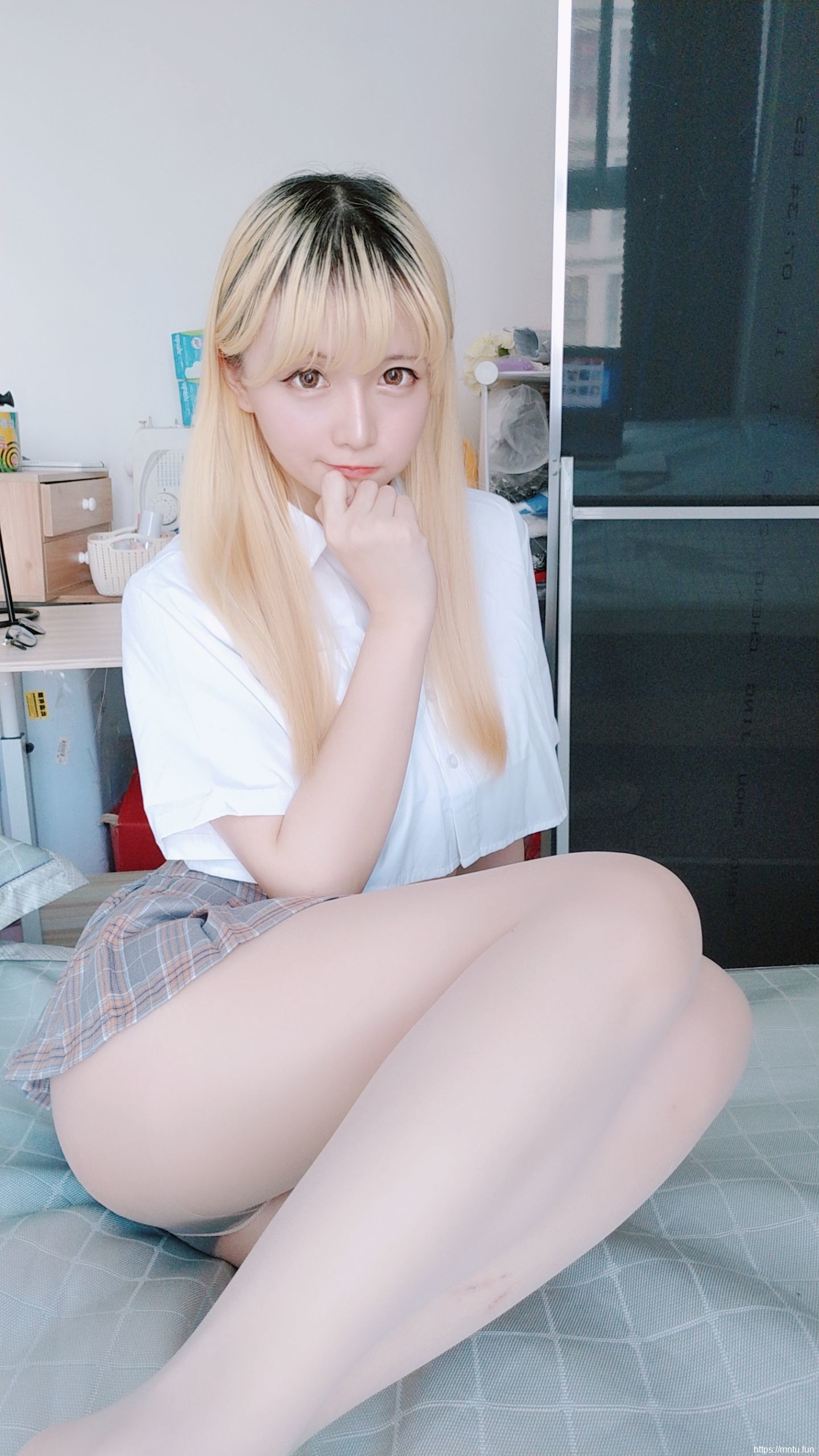 萌妹星之迟迟《短裙制服》  [福利COSPLAY]