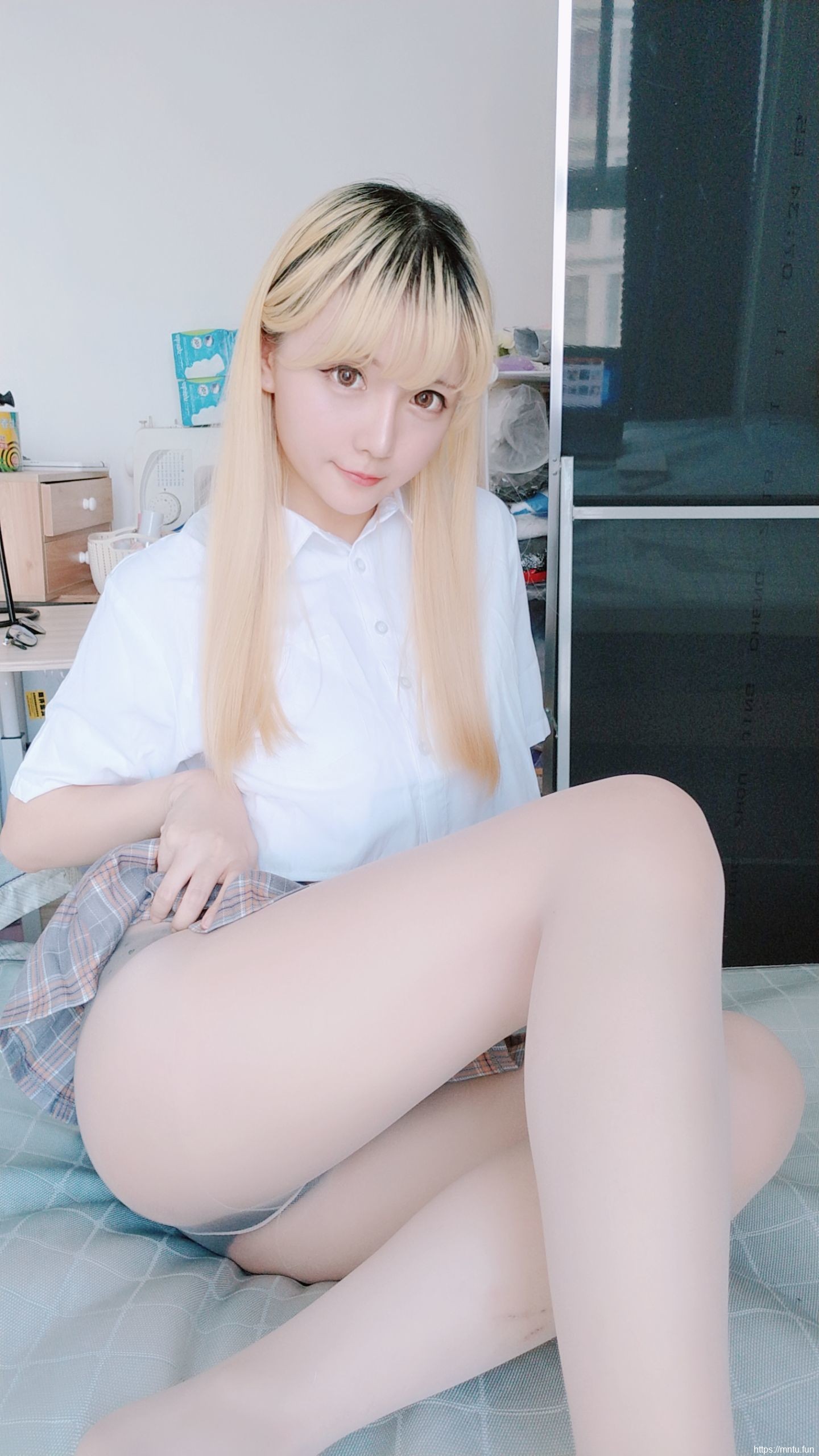 萌妹星之迟迟《短裙制服》  [福利COSPLAY]