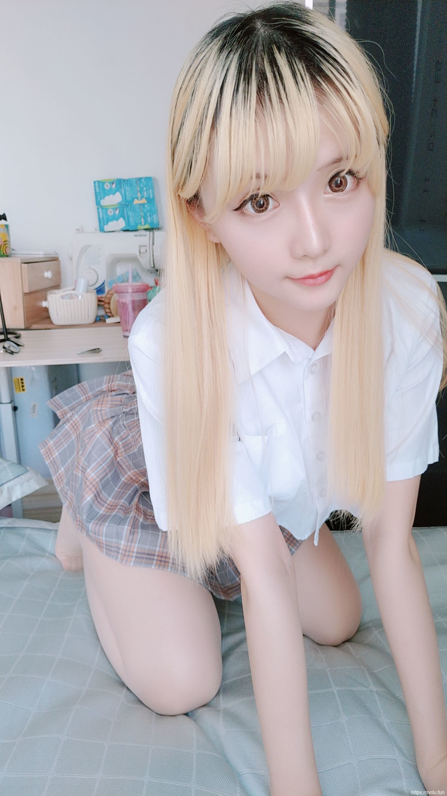 萌妹星之迟迟《短裙制服》  [福利COSPLAY]