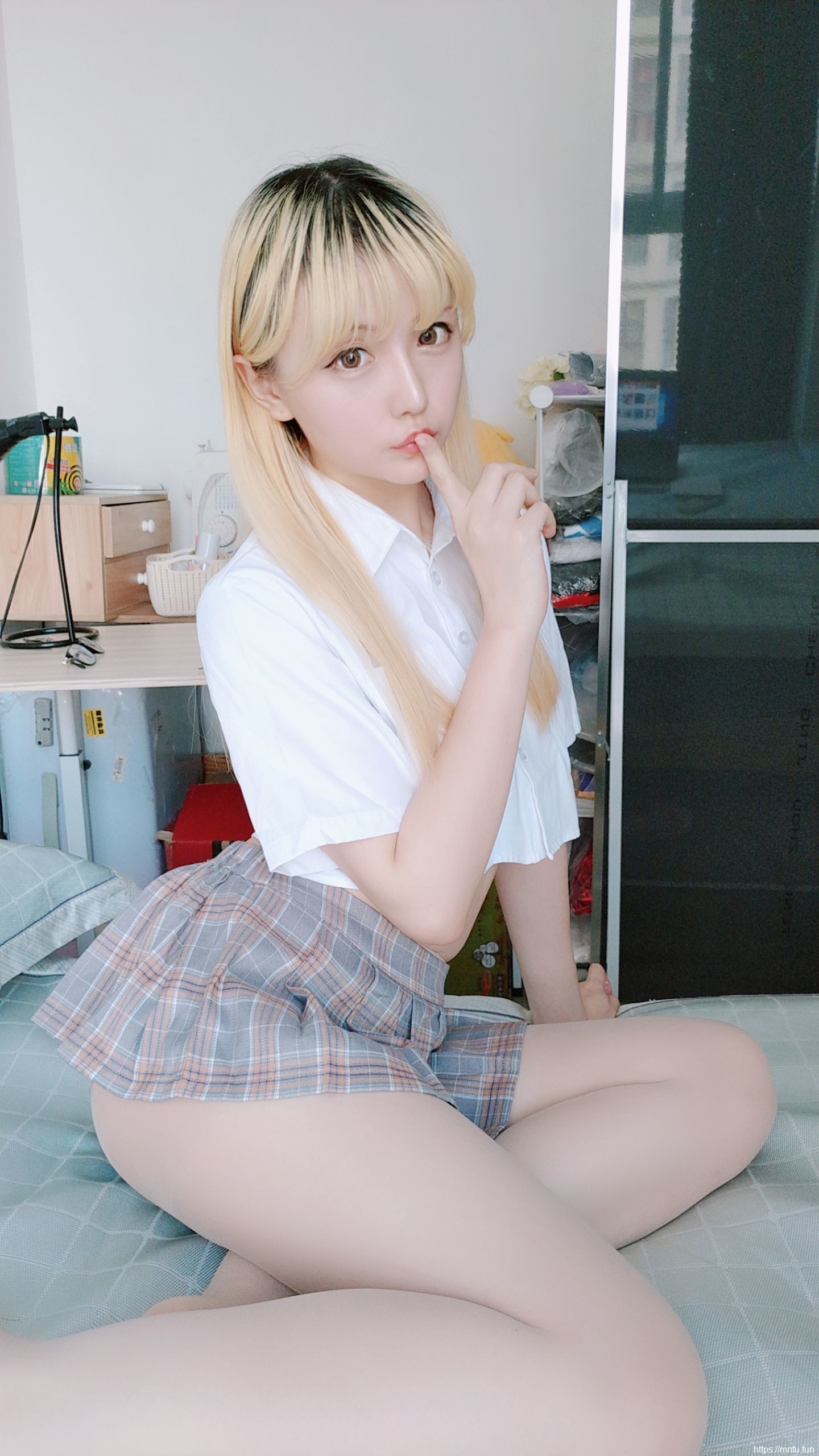 萌妹星之迟迟《短裙制服》  [福利COSPLAY]