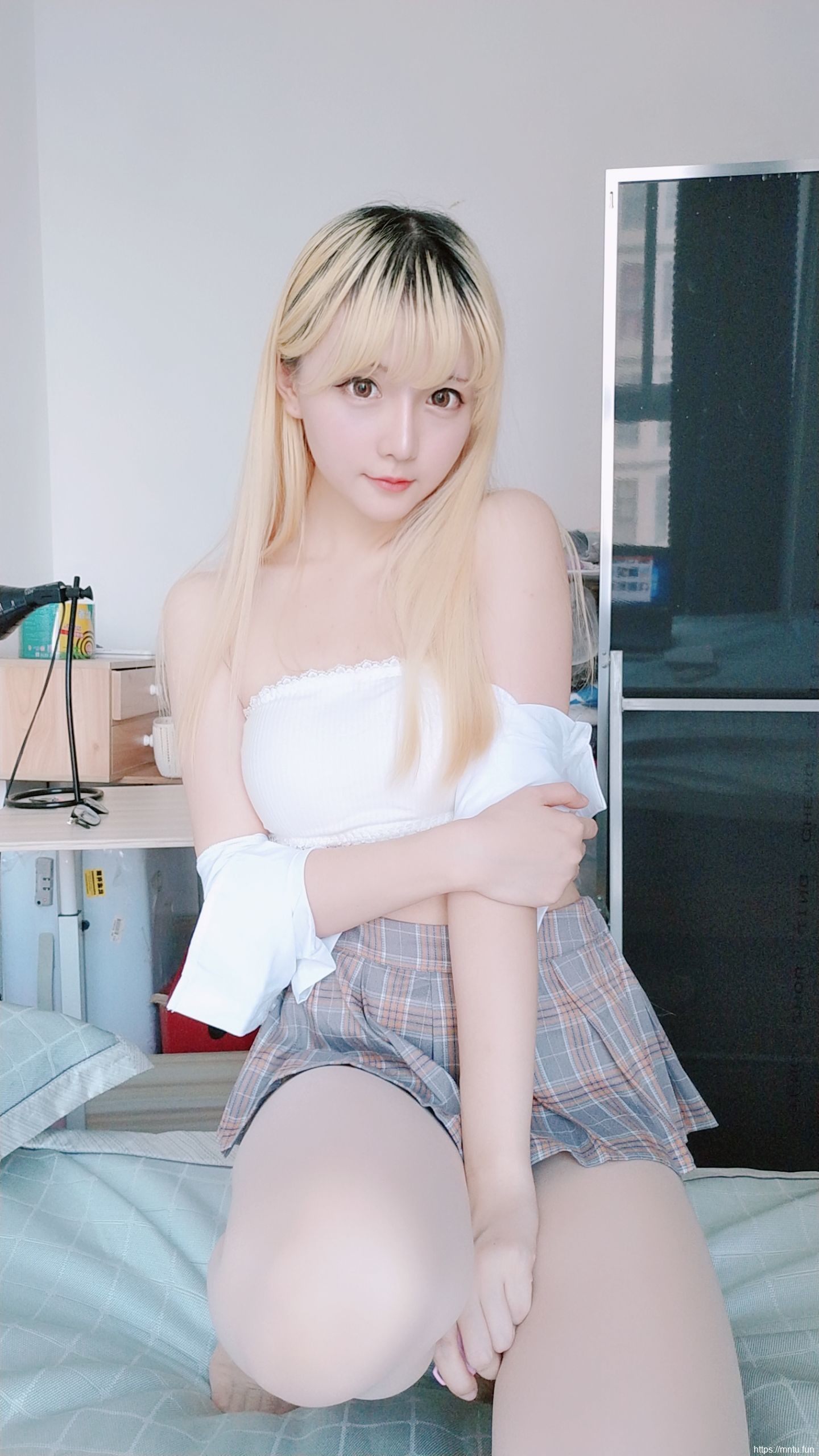 萌妹星之迟迟《短裙制服》  [福利COSPLAY]