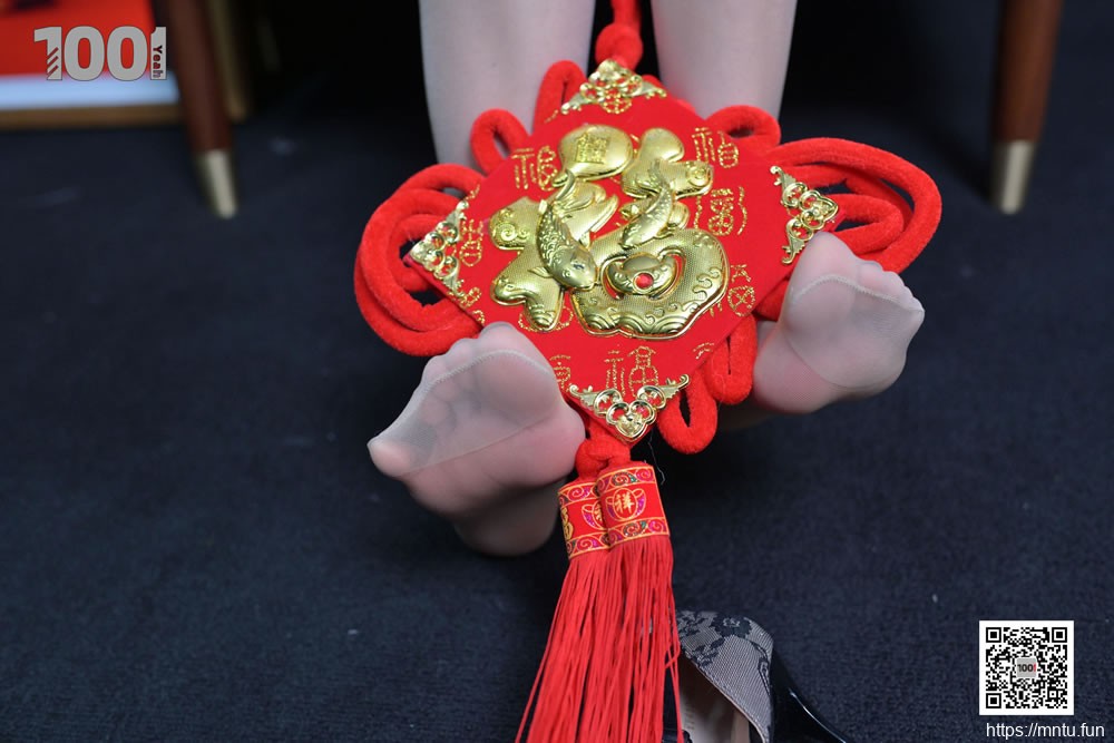 模特Lucy 《稀释胶囊3》 [IESS一千零一夜] 丝袜美腿