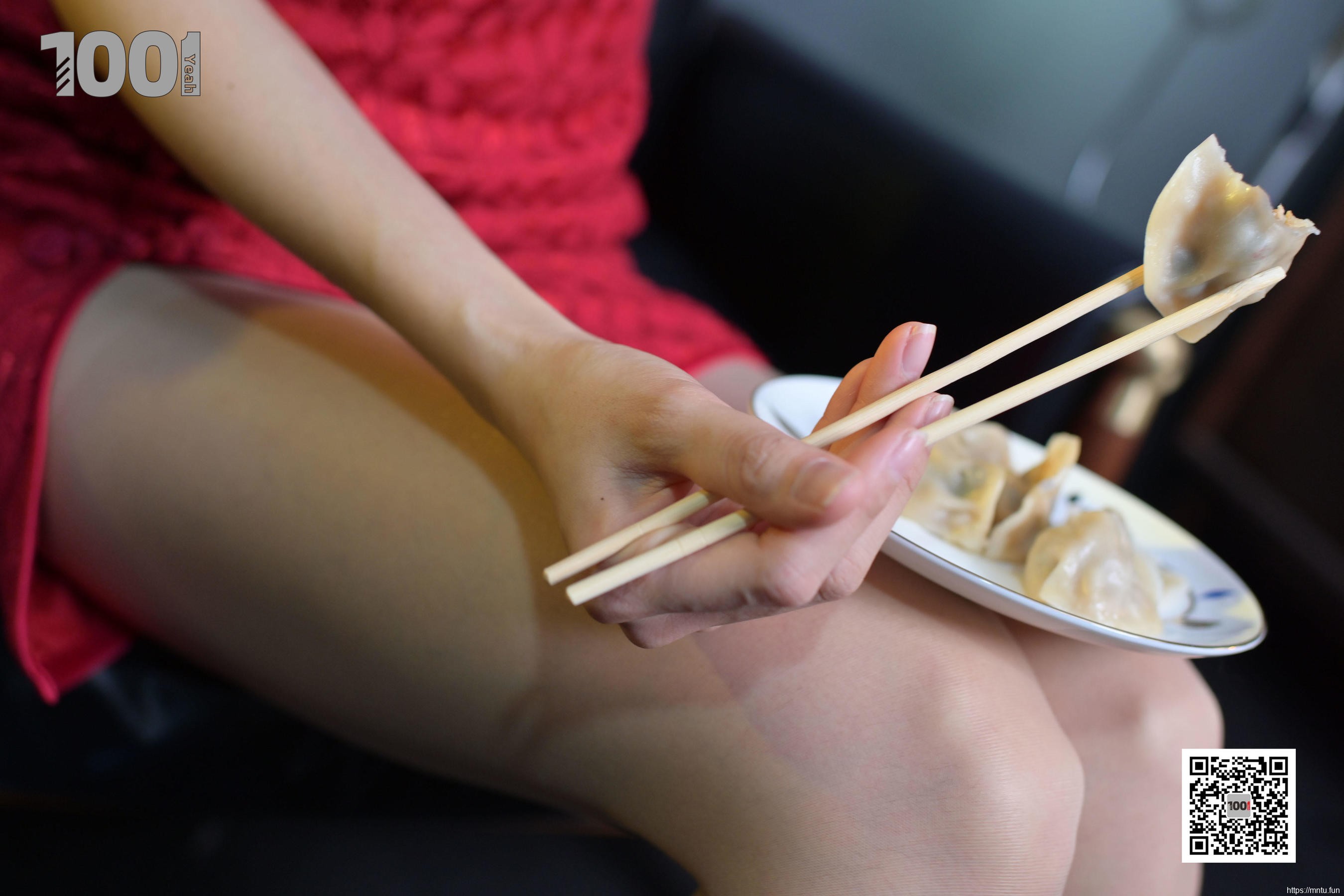 模特Lucy 《稀释胶囊3》 [IESS一千零一夜] 丝袜美腿