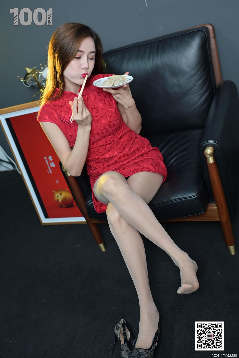 模特Lucy 《稀释胶囊3》 [IESS一千零一夜] 丝袜美腿