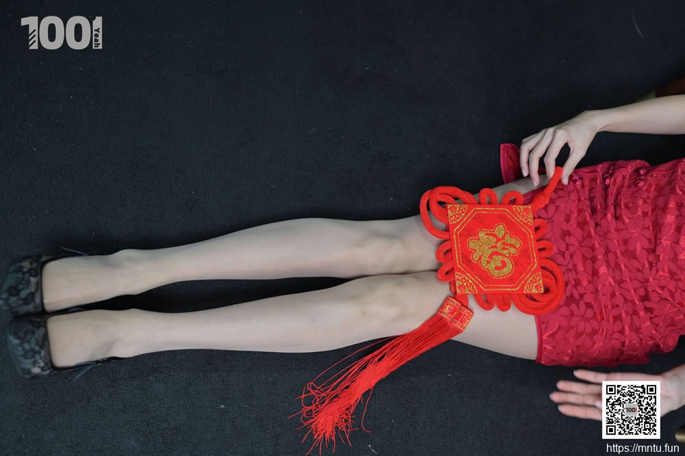 模特Lucy 《稀释胶囊3》 [IESS一千零一夜] 丝袜美腿