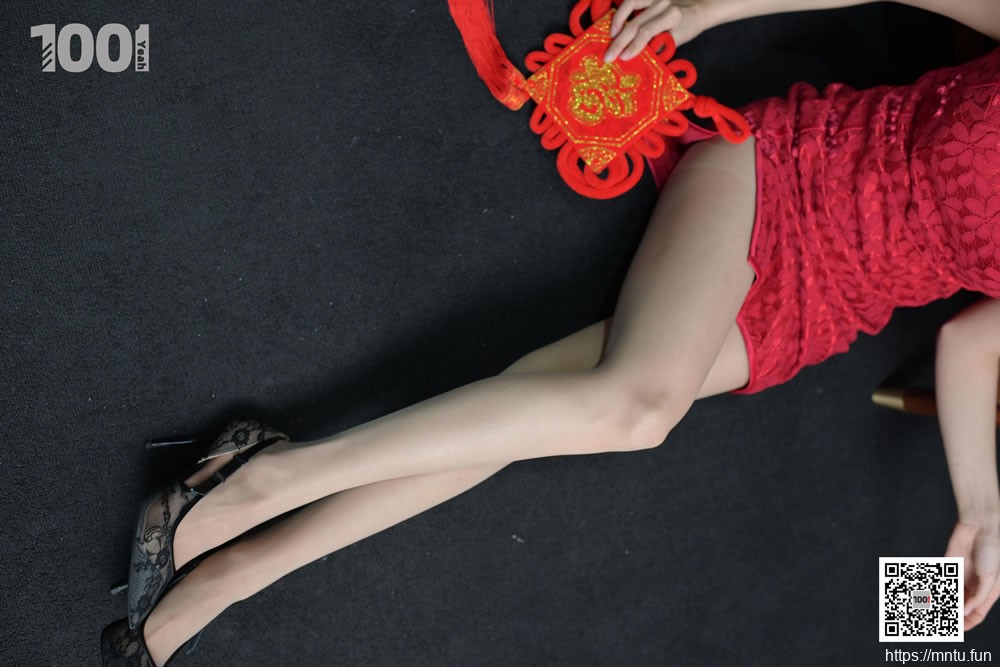 模特Lucy 《稀释胶囊3》 [IESS一千零一夜] 丝袜美腿