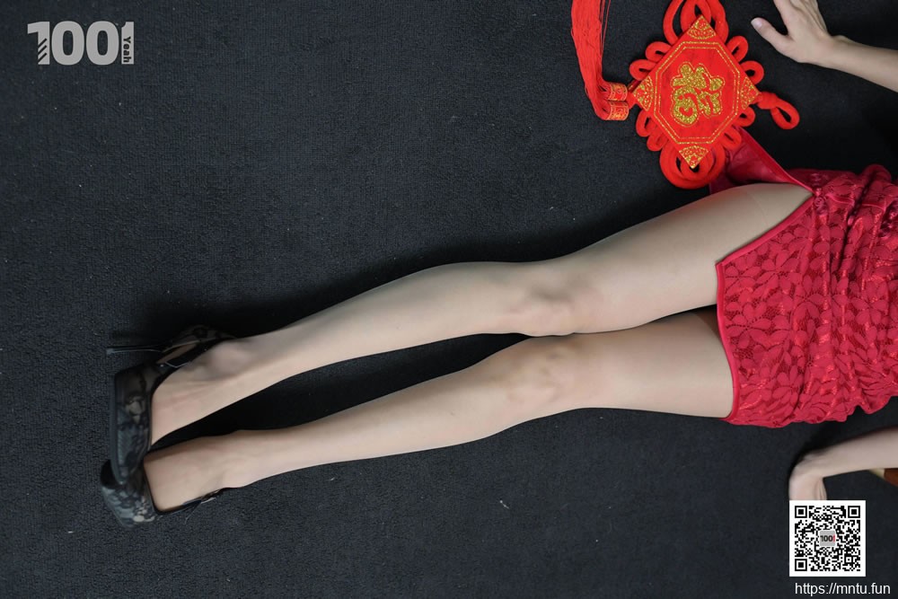 模特Lucy 《稀释胶囊3》 [IESS一千零一夜] 丝袜美腿