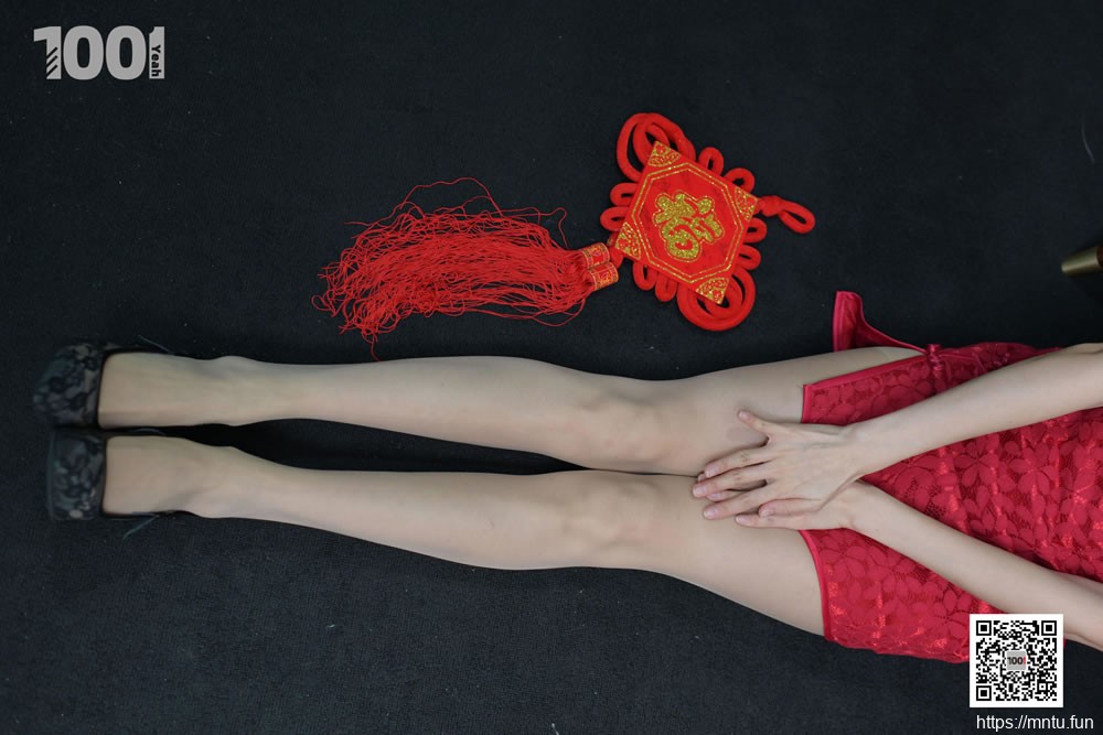 模特Lucy 《稀释胶囊3》 [IESS一千零一夜] 丝袜美腿