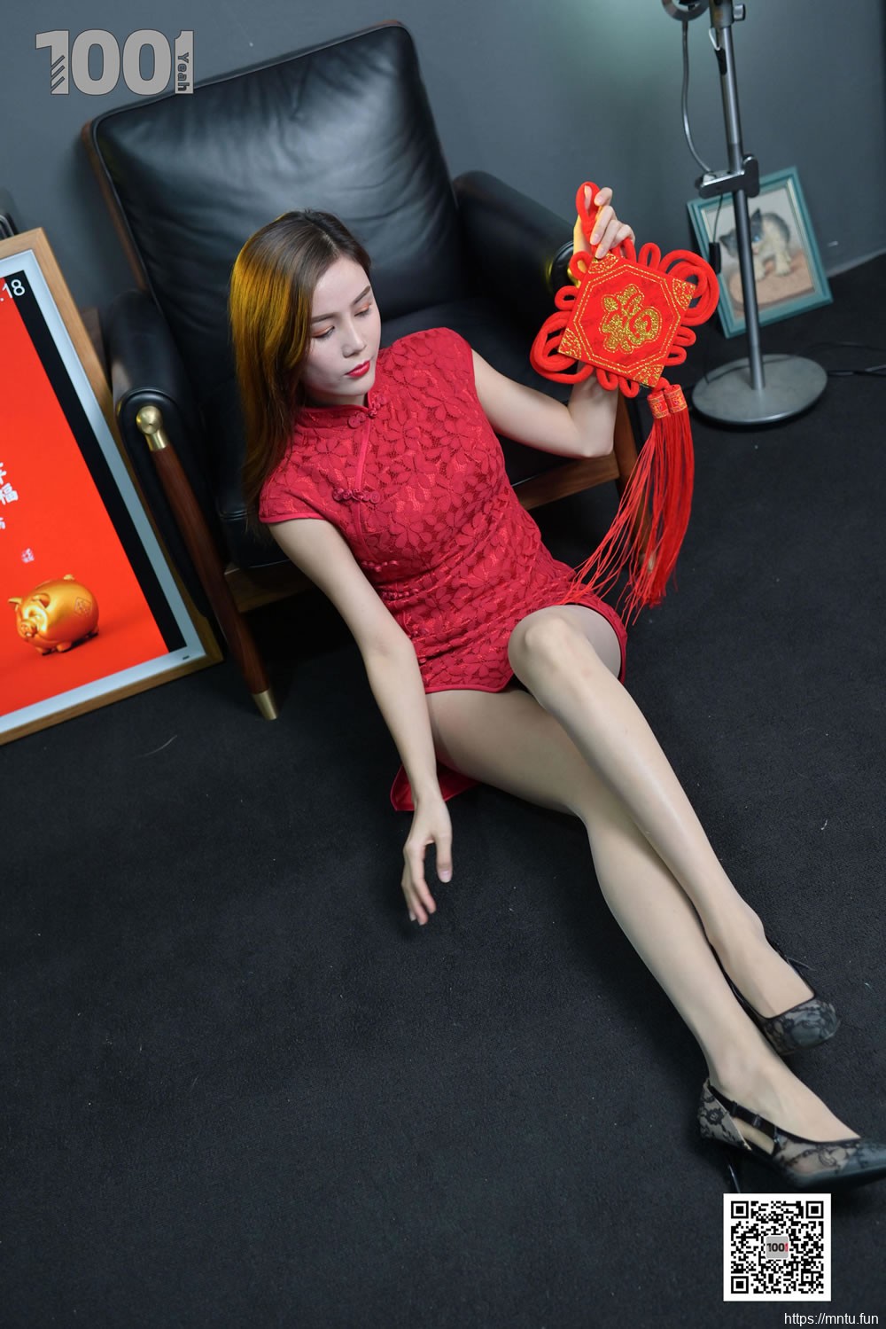 模特Lucy 《稀释胶囊3》 [IESS一千零一夜] 丝袜美腿